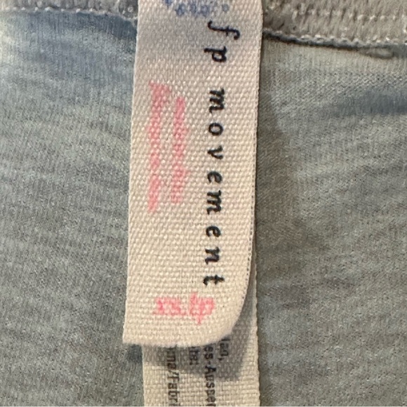 Free People Movement XS Mid-Rise Ankle 23” Breathe Deeper Leggings Blue Pearl - Picture 7 of 8